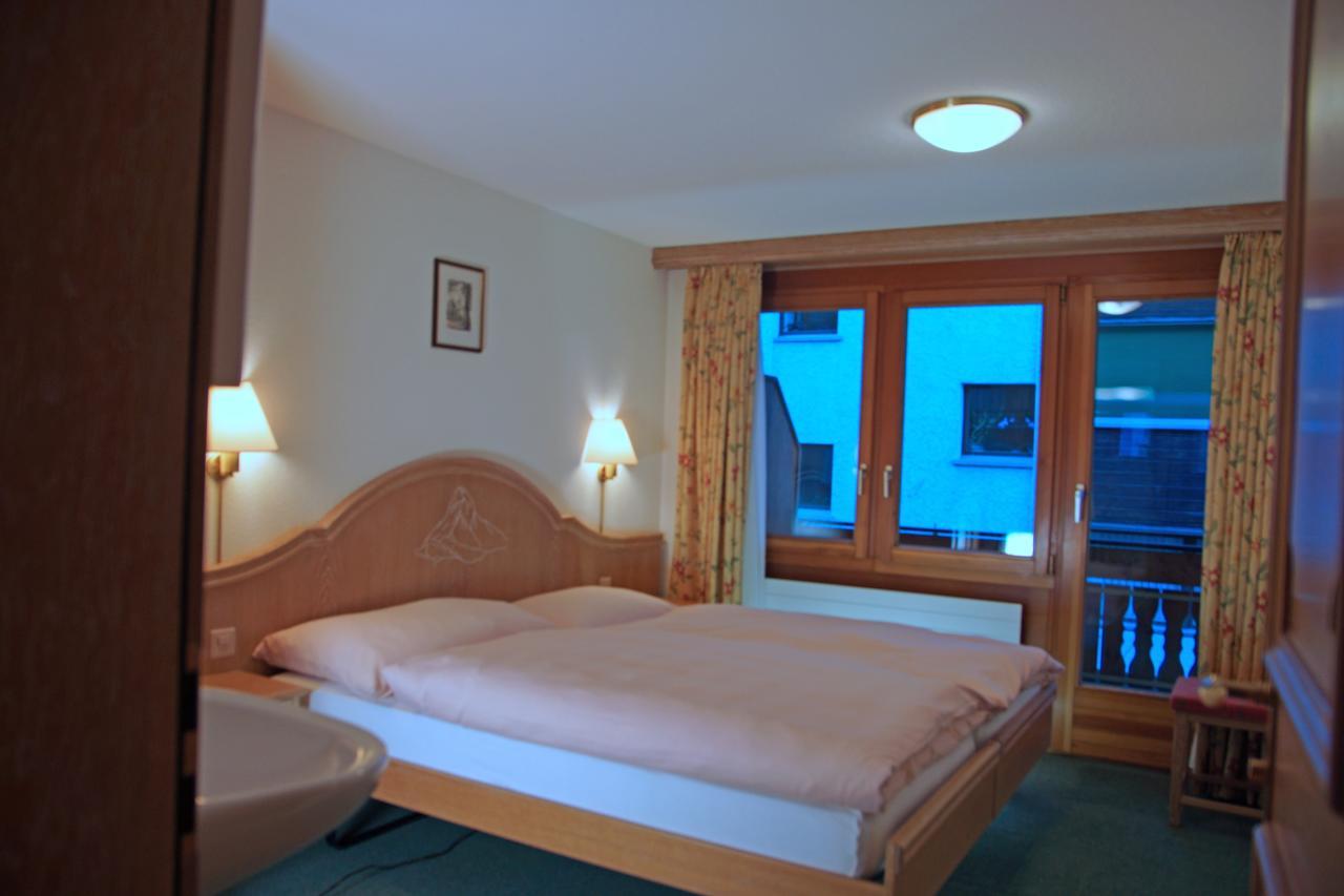 Appartements Zermatt Paradies Szoba fotó